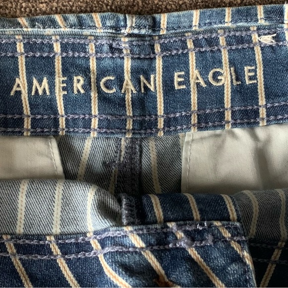 AMERICAN EAGLE high waisted pinstripe denim shorts - Size 8 - Picture 3 of 4